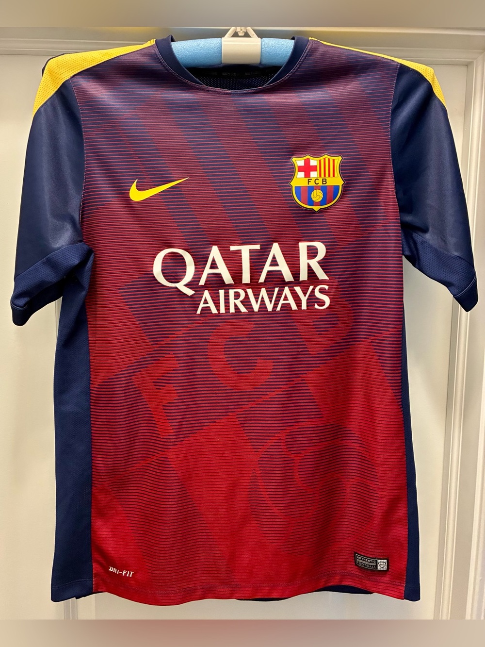 Nike Authentic Soccer Dry Fit Jersey FC Barcelona Qatar Airways Large 643550-422